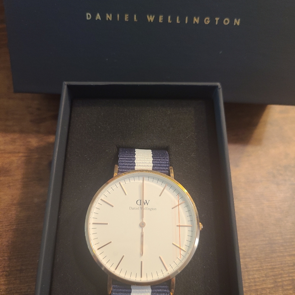 Daniel Wellington Watch. Nautical band. 40mm. Japanese Quartz.